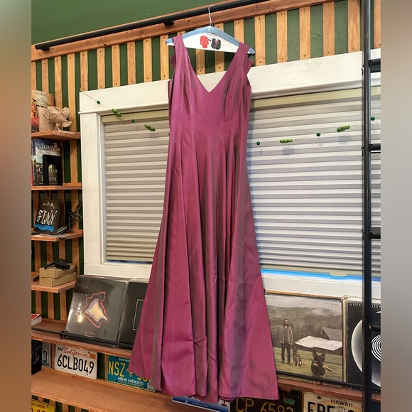 b Michael America red collection gown - Picture 5 of 6